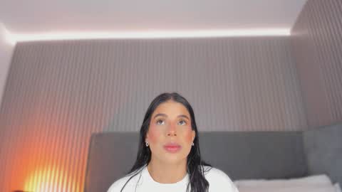 emelie_89 online show from January 17, 11:37 am