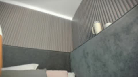 emelie_89 online show from April 6, 11:33 am