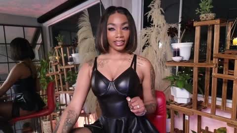 anyelii  online show from December 6, 1:07 am