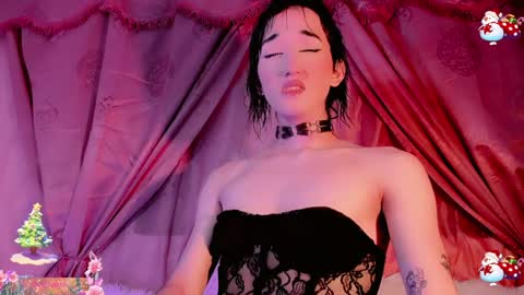 Snapshot of emely_rous chatting on December 16, 5:49 am Emely Rous online show from December 16, 5:49 am