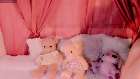 Snapshot of emely_rous chatting on December 20, 5:14 am Emely Rous online show from December 20, 5:14 am