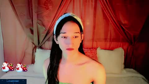 Snapshot of emely_rous chatting on December 28, 8:16 am Emely Rous online show from December 28, 8:16 am