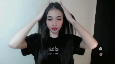 Snapshot of emelyn_fuckdoll chatting on January 28, 6:49 am Scarlett online show from January 28, 6:49 am