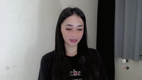 Snapshot of emelyn_fuckdoll chatting on February 10, 7:15 am Scarlett online show from February 10, 7:15 am