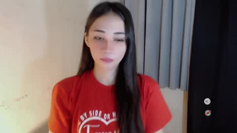 Snapshot of emelyn_fuckdoll chatting on February 16, 1:05 pm Scarlett online show from February 16, 1:05 pm