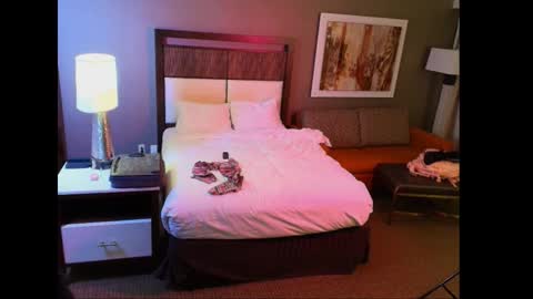 Snapshot of emerylune_xo chatting on January 9, 10:51 am Emery Lune online show from January 9, 10:51 am