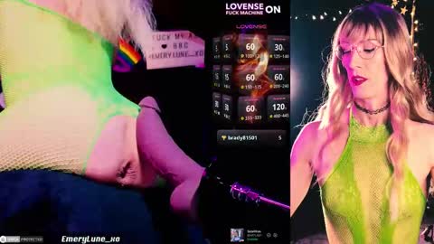 Snapshot of emerylune_xo chatting on February 11, 5:23 am Emery Lune online show from February 11, 5:23 am