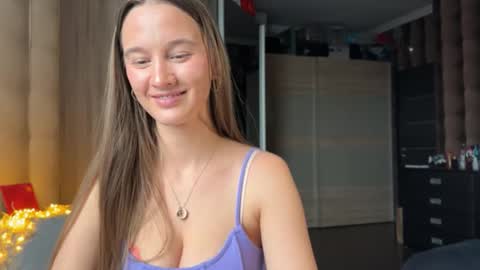 emi__ly online show from January 16, 11:47 am