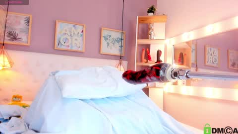 Emily Sarai online show from February 1, 11:58 pm