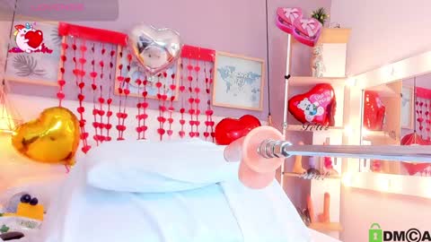 Emily Sarai online show from February 7, 11:34 pm