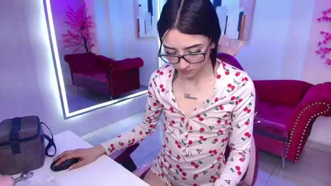 Emiily  online show from May 23, 7:18 pm
