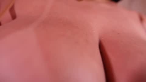 Snapshot of emiily_bell chatting on September 30, 8:25 pm    online show from September 30, 8:25 pm