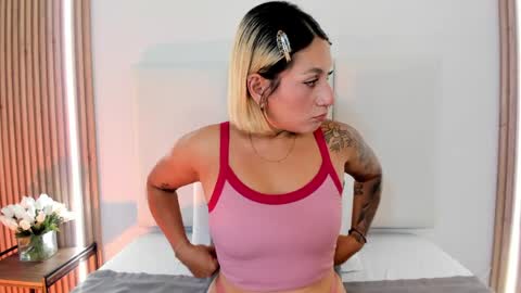 EMILY ROBERTS online show from April 20, 7:15 pm