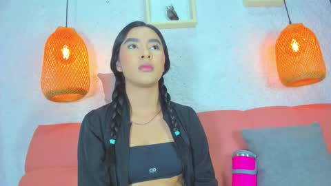 Emily online show from November 4, 12:04 pm