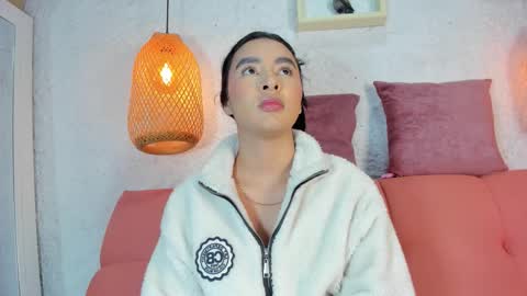 Emily online show from November 18, 12:09 pm