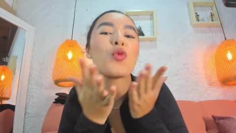 Emily online show from December 4, 12:03 pm