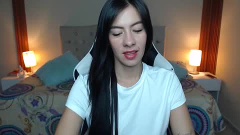 emiily_skinny online show from March 28, 9:36 pm