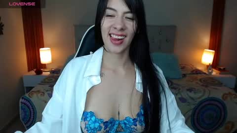 emiily_skinny online show from April 21, 2:51 am