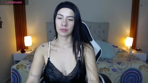 emiily_skinny online show from April 22, 3:09 am