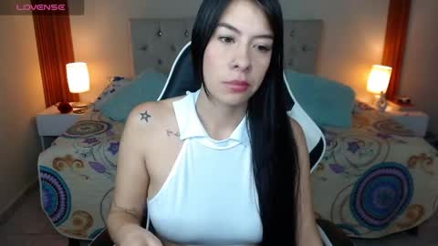 emiily_skinny online show from April 23, 12:56 am