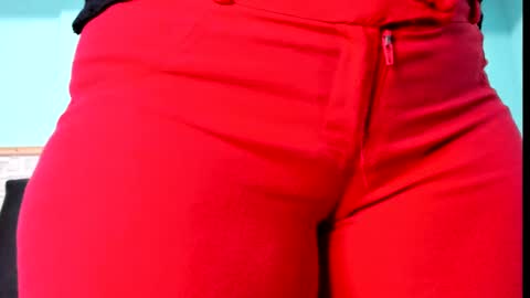 Snapshot of emiily_smile chatting on February 12, 11:29 am Emily online show from February 12, 11:29 am