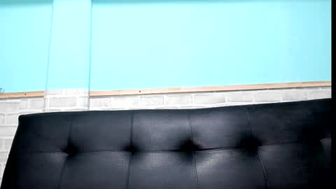 Snapshot of emiily_smile chatting on February 13, 11:39 am Emily online show from February 13, 11:39 am