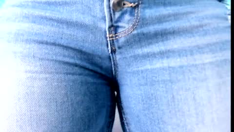 Snapshot of emiily_smile chatting on February 21, 11:44 am Emily online show from February 21, 11:44 am