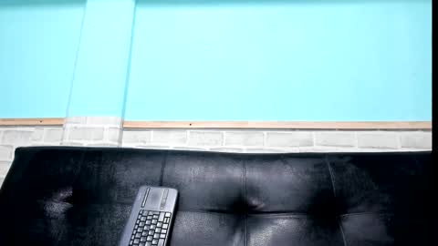 Snapshot of emiily_smile chatting on February 22, 6:30 pm Emily online show from February 22, 6:30 pm