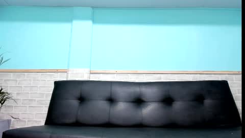 Snapshot of emiily_smile chatting on February 27, 11:31 am Emily online show from February 27, 11:31 am