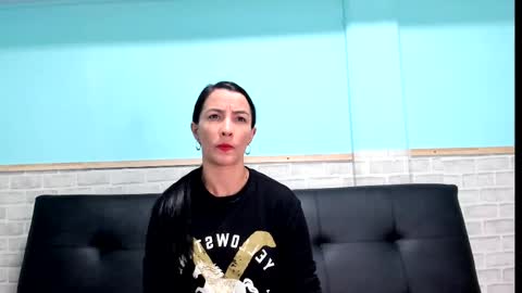 Snapshot of emiily_smile chatting on March 7, 6:43 pm Emily online show from March 7, 6:43 pm