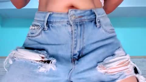 Snapshot of emiily_smile chatting on September 26, 12:09 pm Emily online show from September 26, 12:09 pm