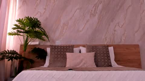 Snapshot of emiily_smile chatting on November 24, 12:16 pm Emily online show from November 24, 12:16 pm