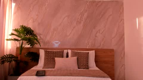 Snapshot of emiily_smile chatting on November 28, 11:35 am Emily online show from November 28, 11:35 am