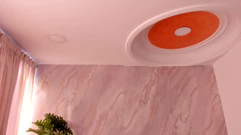 Snapshot of emiily_smile chatting on December 1, 2:00 pm Emily online show from December 1, 2:00 pm