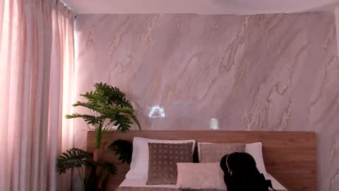 Snapshot of emiily_smile chatting on January 15, 12:10 pm Emily online show from January 15, 12:10 pm