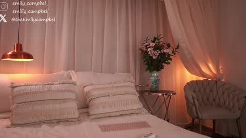 Emily Campbell online show from November 10, 11:48 pm