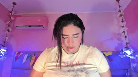 Emiily Grace online show from July 18, 11:47 am