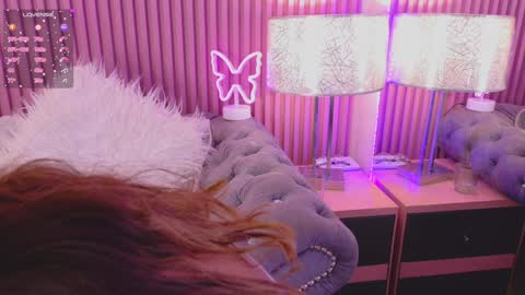 Snapshot of emiiscoot_1 chatting on December 2, 6:21 pm Emily online show from December 2, 6:21 pm