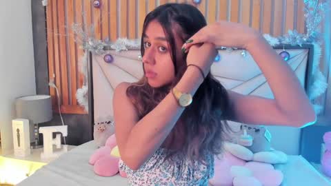 Snapshot of emiiscoot_1 chatting on December 5, 8:44 pm Emily online show from December 5, 8:44 pm