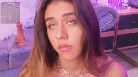 Snapshot of emiiscoot_1 chatting on December 11, 7:14 pm Emily online show from December 11, 7:14 pm