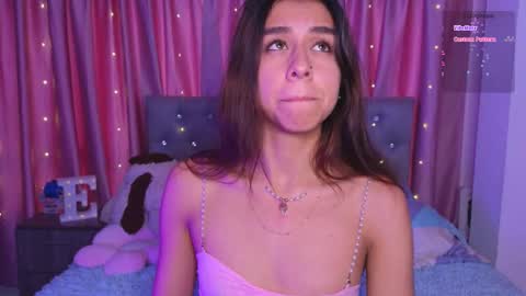 Snapshot of emiiscoot_1 chatting on September 17, 9:16 pm Emily online show from September 17, 9:16 pm