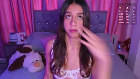 Snapshot of emiiscoot_1 chatting on October 21, 2:18 pm Emily online show from October 21, 2:18 pm