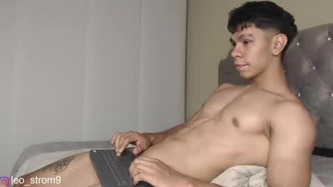 Snapshot of emile_239 chatting on March 2, 12:20 am emile_239 online show from March 2, 12:20 am