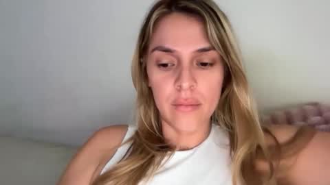 emilelovesyou online show from April 25, 1:41 pm
