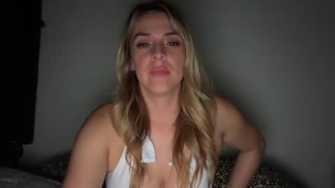 emilelovesyou online show from June 25, 5:12 am