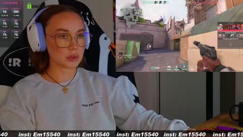 Snapshot of emili1_bc chatting on January 16, 9:59 am Emili online show from January 16, 9:59 am