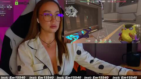 Snapshot of emili1_bc chatting on January 31, 2:07 pm Emili online show from January 31, 2:07 pm