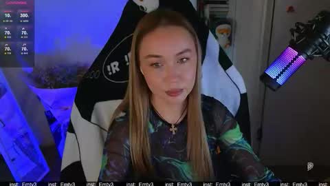 Emili online show from December 16, 4:23 pm