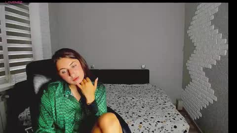 Snapshot of emili77777 chatting on September 15, 7:41 am emili77777 online show from September 15, 7:41 am