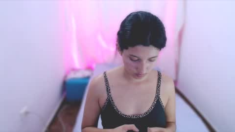 Snapshot of emili_riders chatting on January 23, 10:11 pm emili riders online show from January 23, 10:11 pm